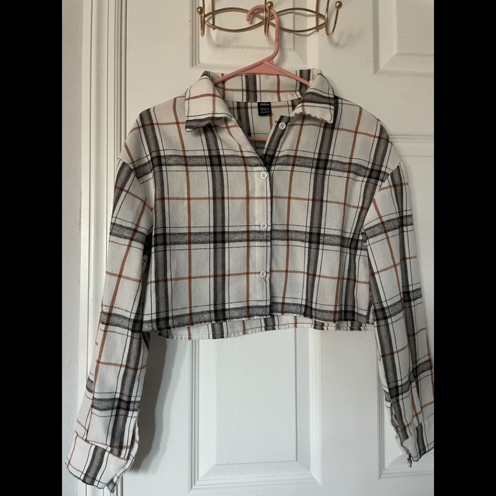 Drop shoulder plaid print crop blouse.